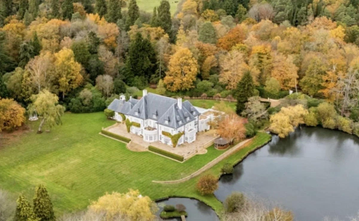 В Британии продают особняк, где умер Березовский