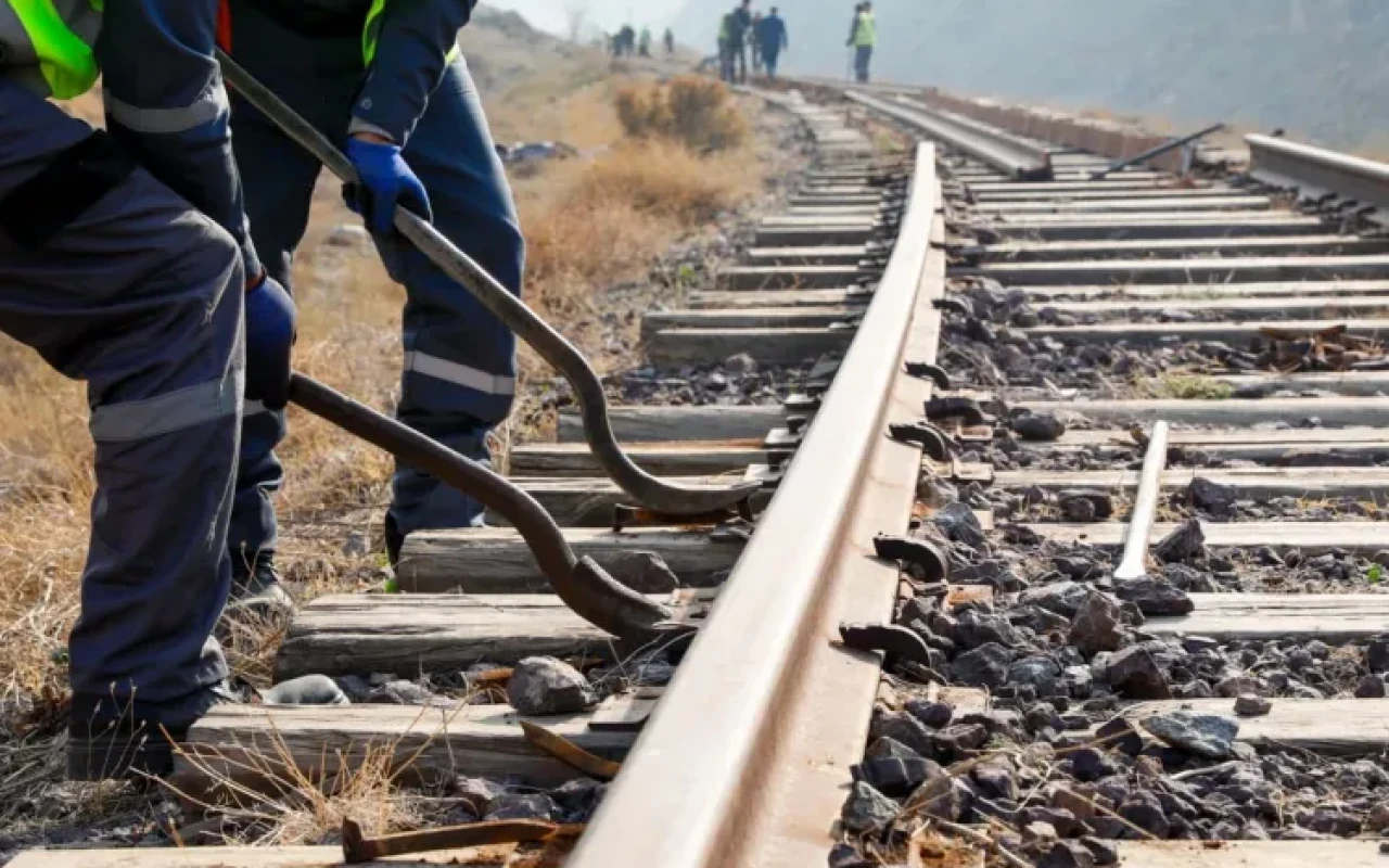 Naxçıvanda dəmir yolu xətti yenidən qurulur - VİDEO