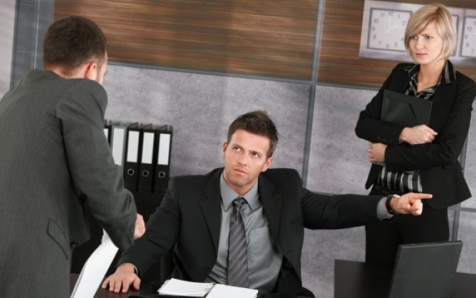 Bu şəxslər işdən çıxarıla bilməz: Qanun kimləri müdafiə edir?