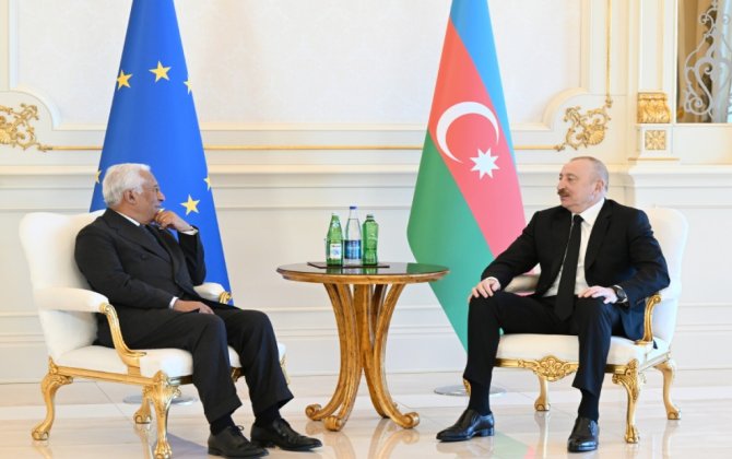 Ильхам Алиев проводит встречу с президентом Европейского совета