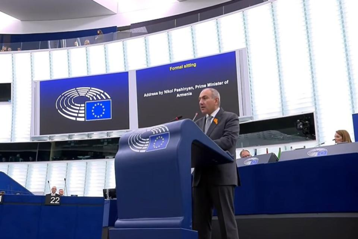 Paşinyan: Qarabağı tərk edən ermənilər Ermənistan vətəndaşlığı almalı və daimi Ermənistanda yaşamalıdır