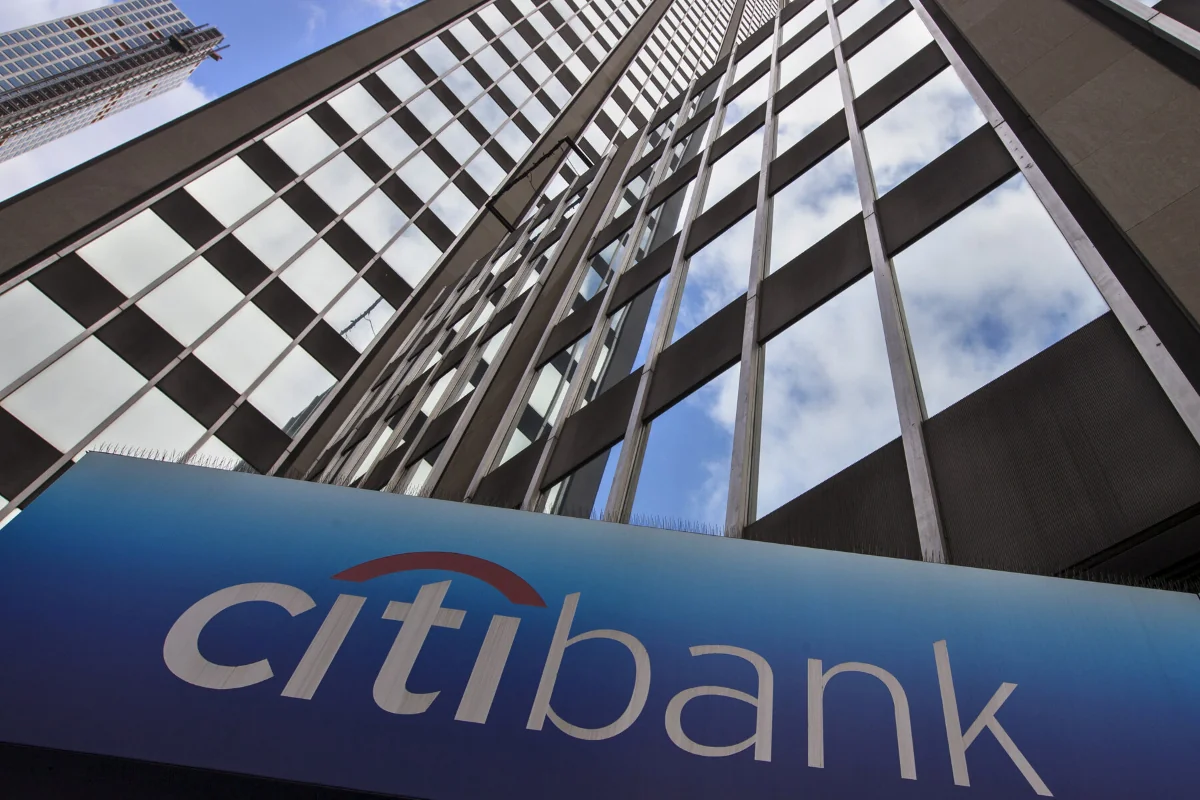 ABŞ-nin ən böyük banklarından biri Dubayda fəaliyyətini dayandırır