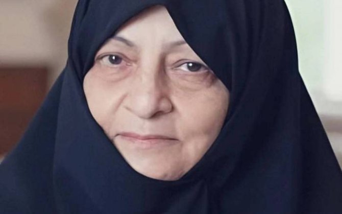 СМИ сообщили, что вдова Али Хаменеи жива