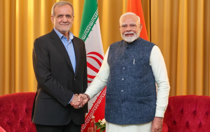 Narendra Modi və Məsud Pezeşkian regiondakı vəziyyəti müzakirə ediblər