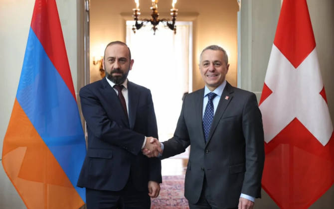 Mirzoyan isveçrəli həmkarı ilə Yaxın Şərqi müzakirə ediblər