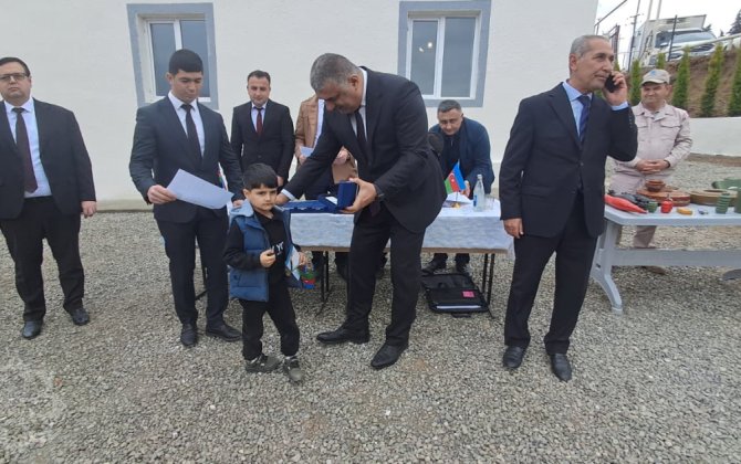 Xocavəndin Xanoba kəndində 25 ailəyə evlərinin açarları təqdim olunub - FOTO