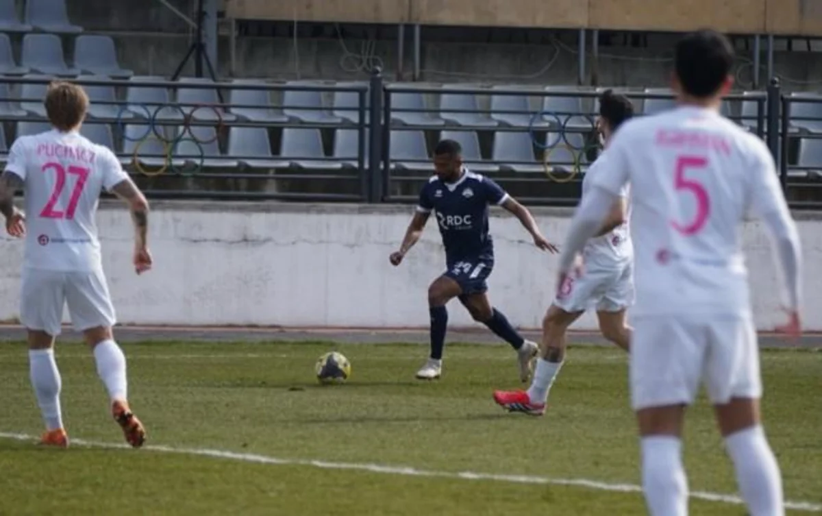 Misli Premyer Liqası: Lider 