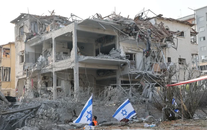 İran KİV: İsrailin polis qərargahı və peyk mərkəzi vurulub