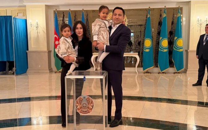 Bakıdakı Qazaxıstan səfirliyində səsvermə keçirilir - FOTO