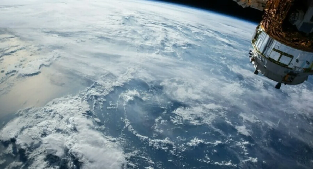 Части российского космического корабля упадут на Землю