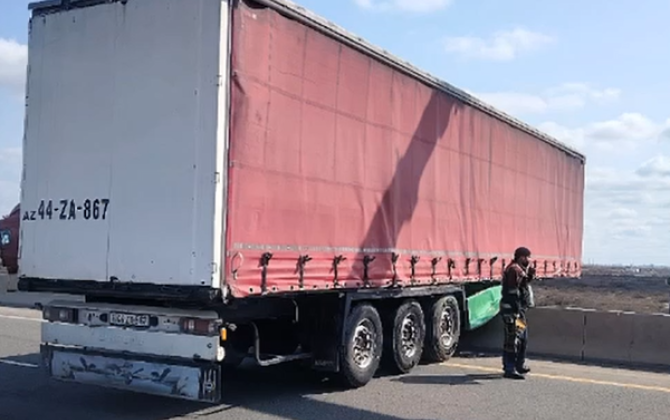 Biləsuvarda TIR qəza törətdi - VİDEO