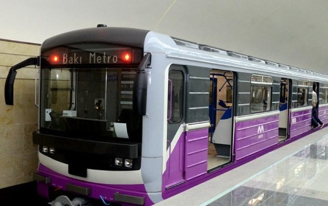 Metroda yeni QADAĞA - FOTO