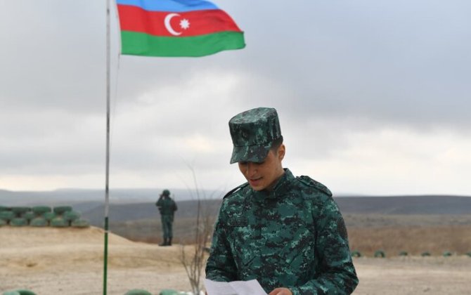 Məktəblilərin yazdığı məktublar sərhədçilərə təqdim olundu