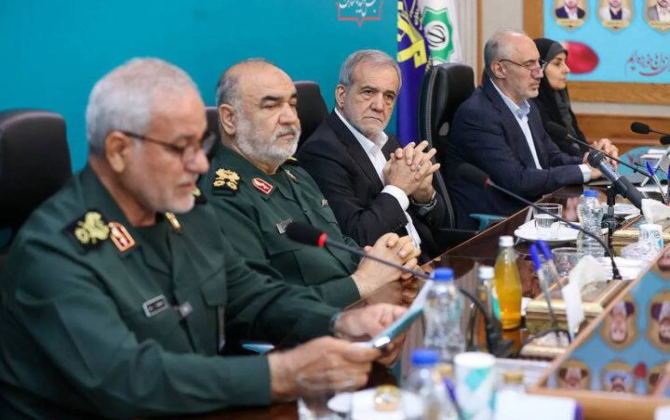 Pezeşkian hökumətlə əməkdaşlıq təklifini qəbul etməyən SEPAH-ın mövqeyini sərt tənqid etdi...