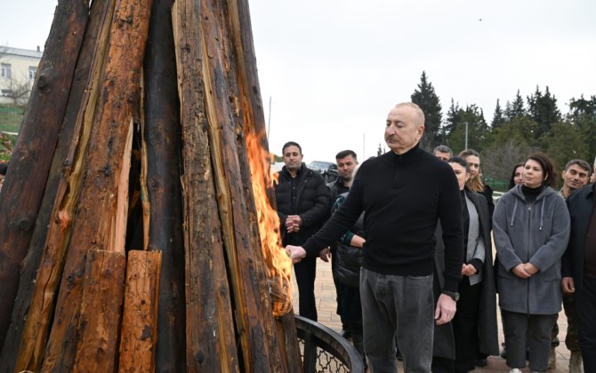 Президент Ильхам Алиев вместе с жителями зажег в селе Ханоба новрузовский костер-(ФОТО/ВИДЕО)