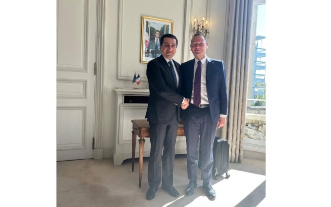 Хикмет Гаджиев обсудил в Париже с советником Макрона двусторонние отношения