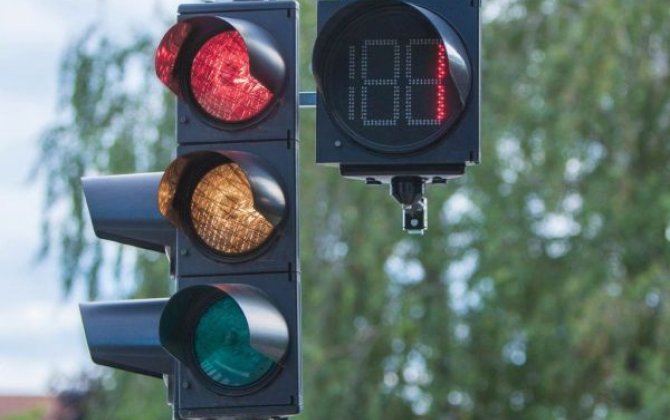 На одном из бакинских проспектов появились новые светофоры