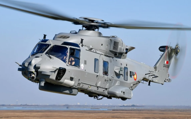 Hərbi helikopter dənizə düşdü