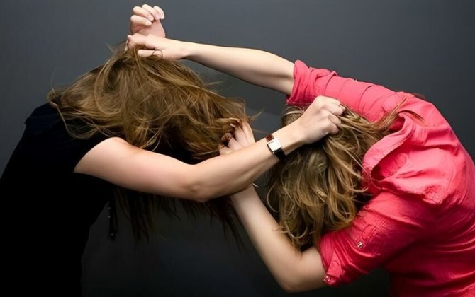 Gəlin qayınanasını döydü - Təfərrüat