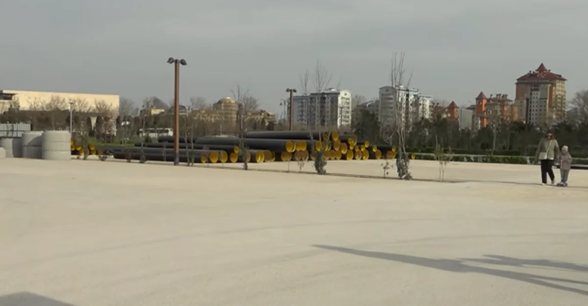 Bakıda parkın ərazisi niyə hasarlanıb? - Sakinlərdən ŞİKAYƏT - VİDEO