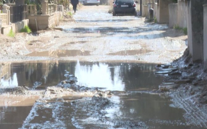 Bakıxanov qəbiristanlığında ziyarəti çətinləşdirən keçilməz yol – VİDEO