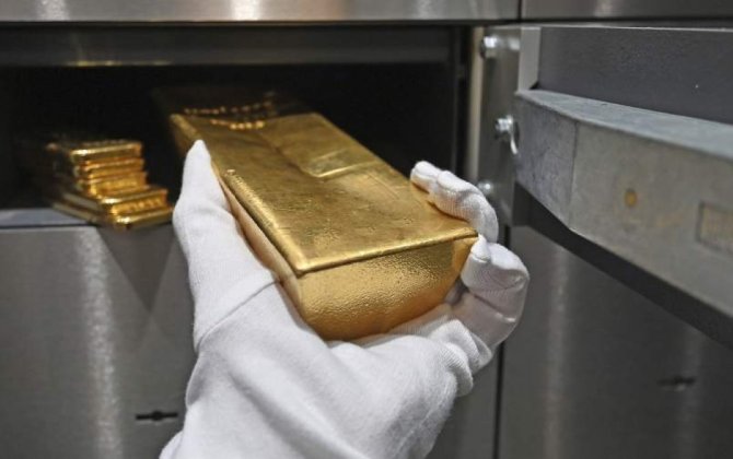 Впервые с 2002 года: Россия начала распродавать золотой запас