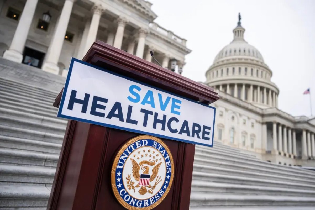 Скандал в США: разворовали 14 миллиардов на здравоохранение