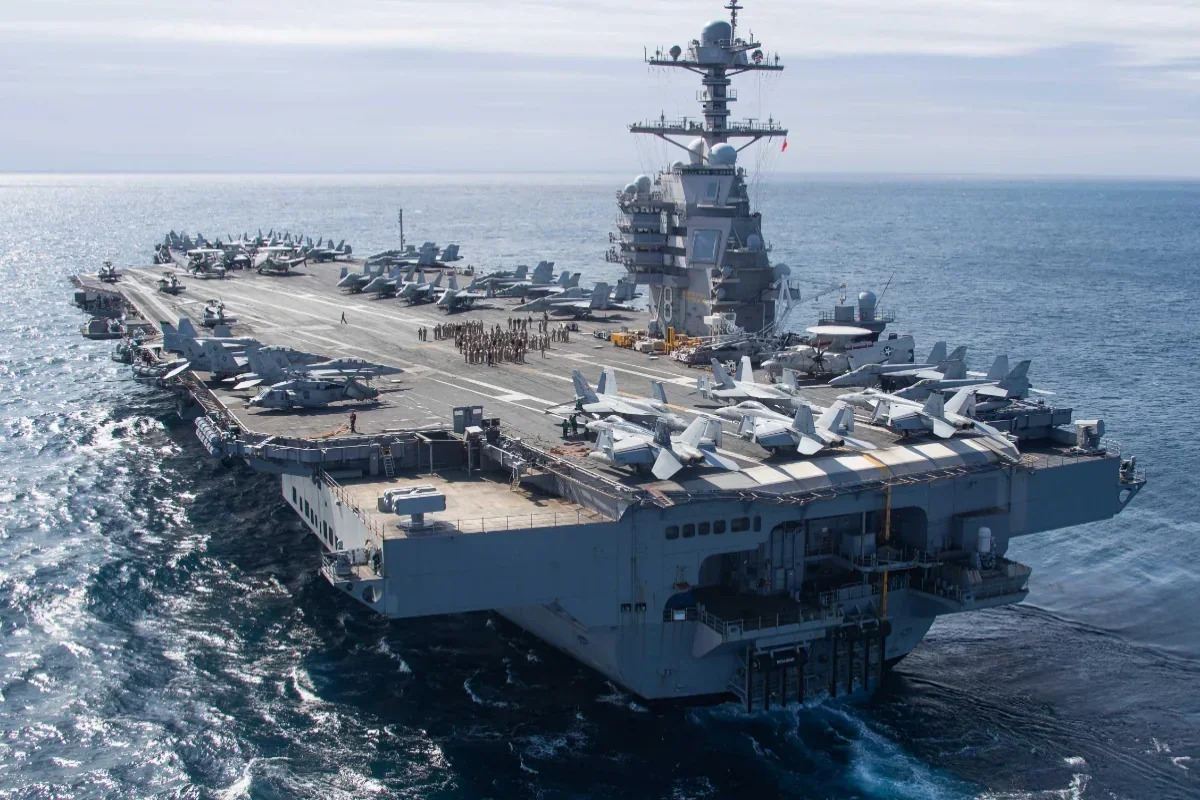 Авианосец USS Gerald R. Ford зашел для ремонта на базу в Греции - ВИДЕО