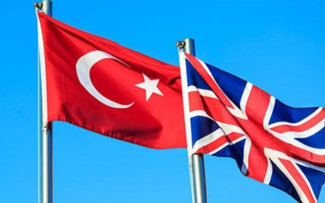 Türkiyə və Britaniya müdafiə nazirləri 