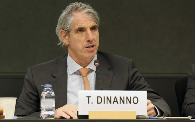 Tomas Dinanno: Çin nüvə silahları ilə bağlı ABŞ-la dialoqdan imtina edib