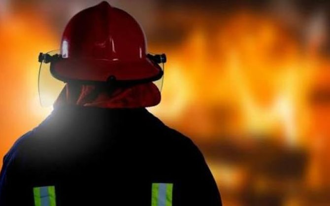 Tovuzda iki mərtəbəli ev yanıb