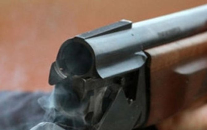 Bakıda ov silahı ilə törədilən qətlin təfərrüatları məlum oldu- Üç nəfərə atəş açılıb