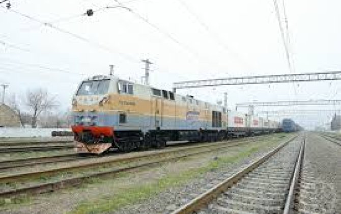 Железнодорожный состав с гумпомощью РФ для Ирана достиг станции 