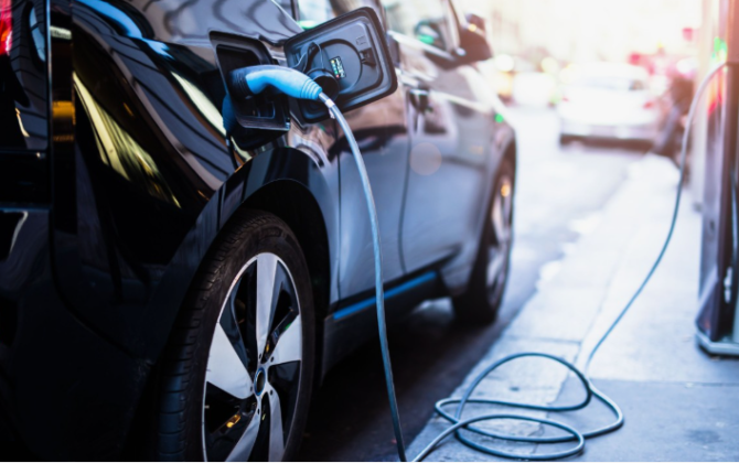 Elektromobillərin batareyaları ilə bağlı XƏBƏRDARLIQ - VİDEO