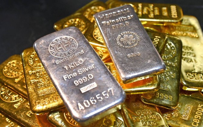 Цена на золото повысилась на 1,5%, серебро подорожало на 3%