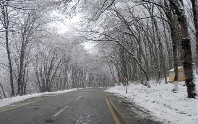 В Шахдаге идёт снег