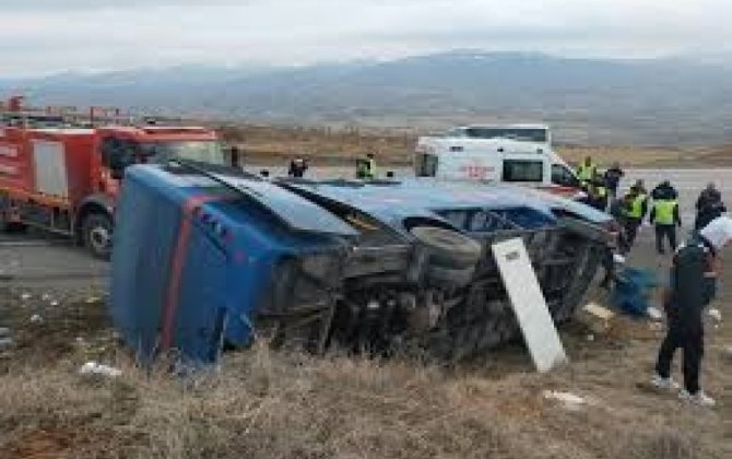 Məhkumların daşındığı avtomobil qəza edib