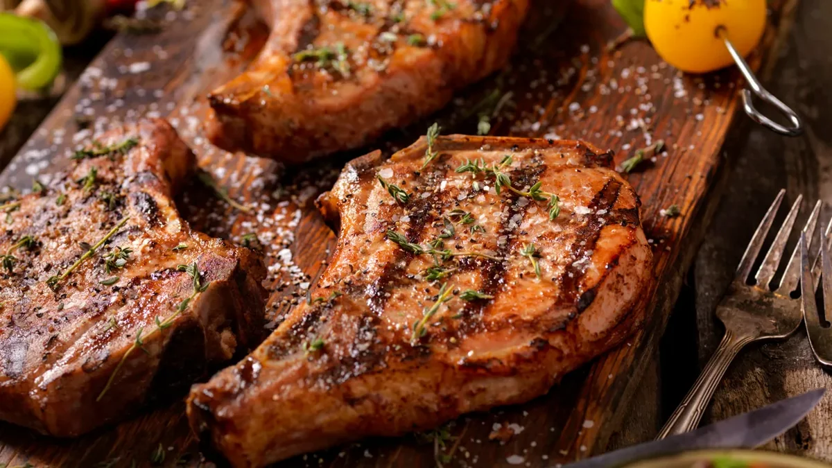 Открытия недели: мясо и кулинария спасут от Альцгеймера, а картошку лучше недожаривать