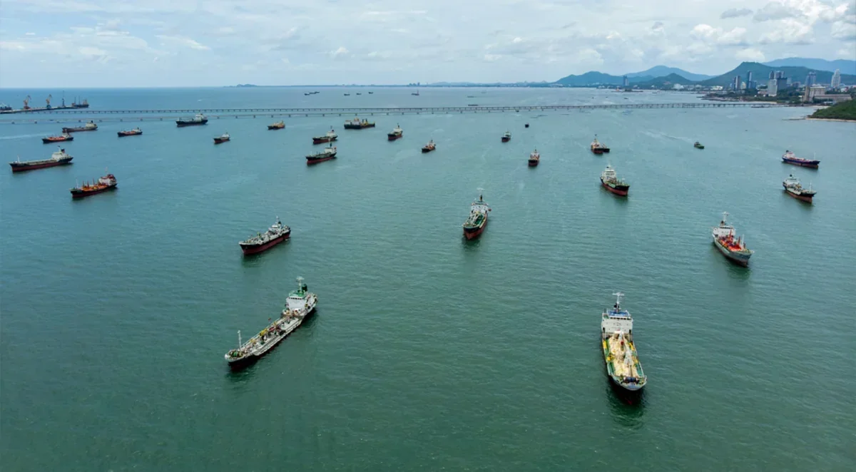 Hindistanın iki tankeri Hörmüz boğazından keçib