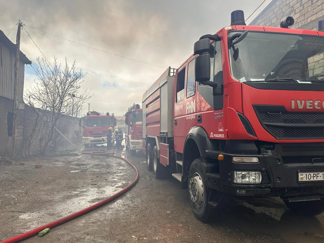 Пожар на складе в Баку потушен - ФОТО/ВИДЕО