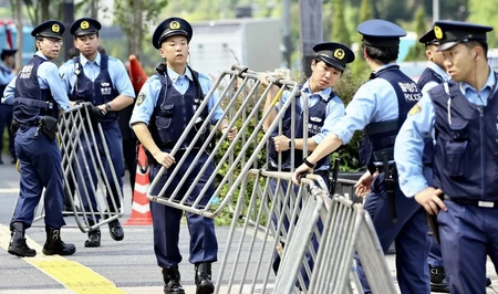 В Японии усилят охрану дипмиссий после инцидента в посольстве КНР