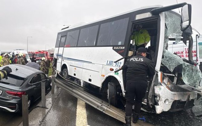 В Стамбуле в результате ДТП с полицейским автобусом пострадали 30 человек
