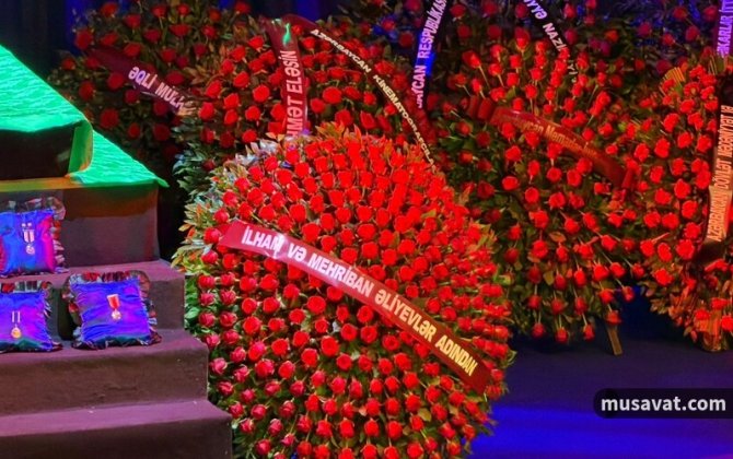 Ильхам Алиев и Мехрибан Алиева отправили венок на церемонию прощания с Расимом Балаевым