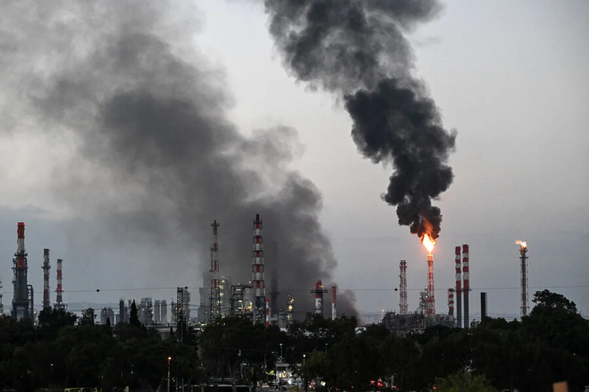 İrandan İsrailə hücum: Hayfa şəhərində neft emalı zavoduna zərbə endirdi