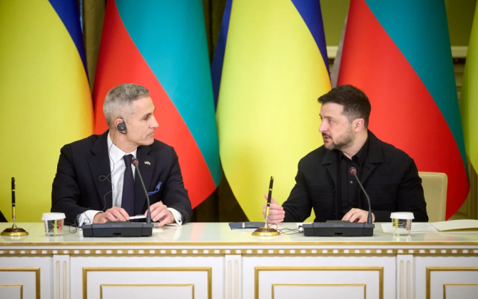 Zelenski: Ukrayna ildə 10 milyard kubmetr qaz ala biləcək