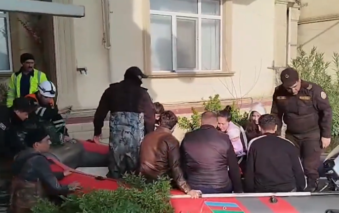 Из зон бедствия продолжают вывозить людей-ВИДЕО