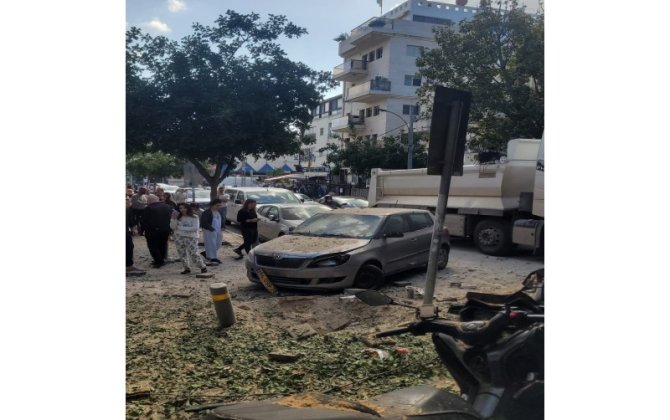 İran raketinin qalıqları İsraildə Ukrayna səfirliyinin yaxınlığına düşüb