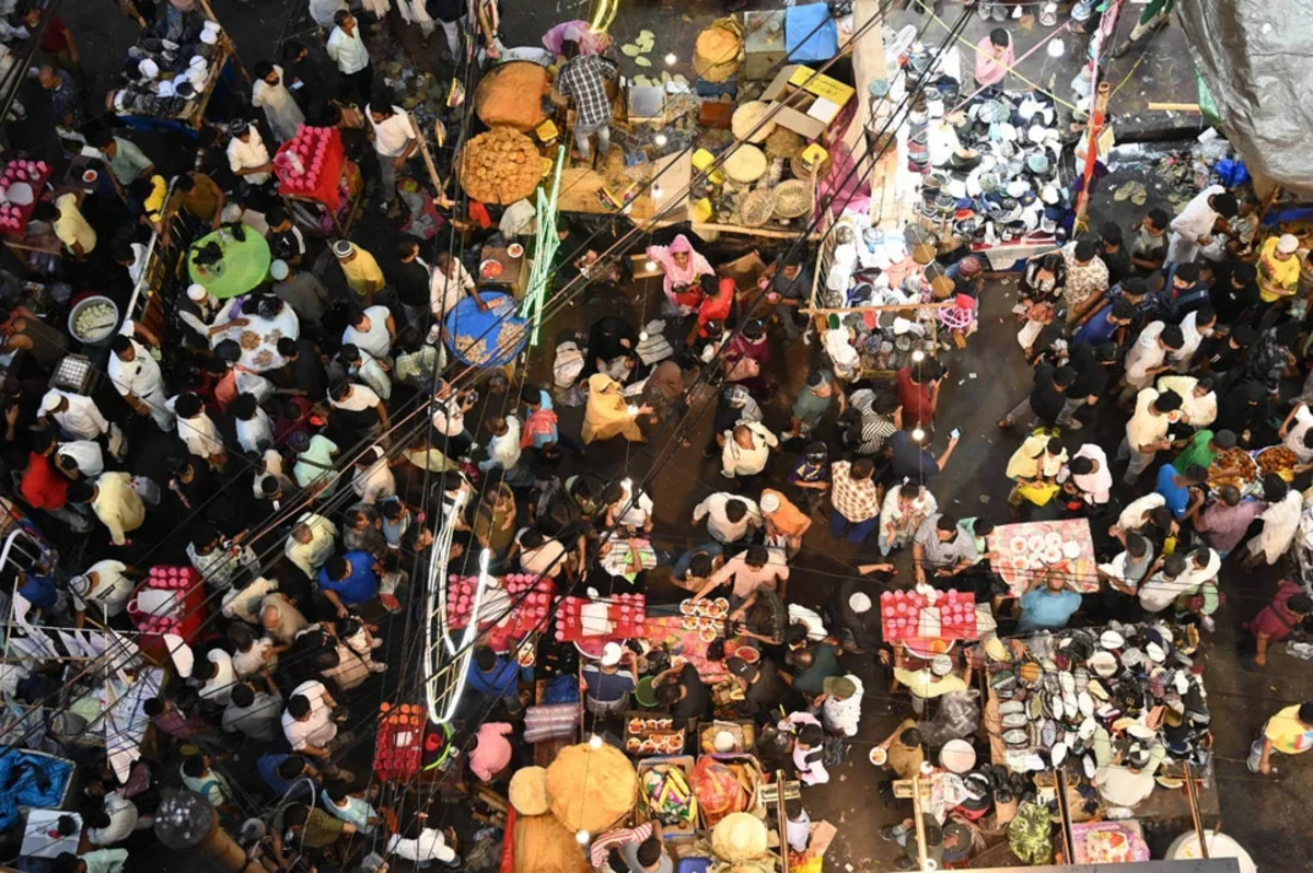 Hindistanda məbəddə izdiham - Ölənlər var - VIDEO