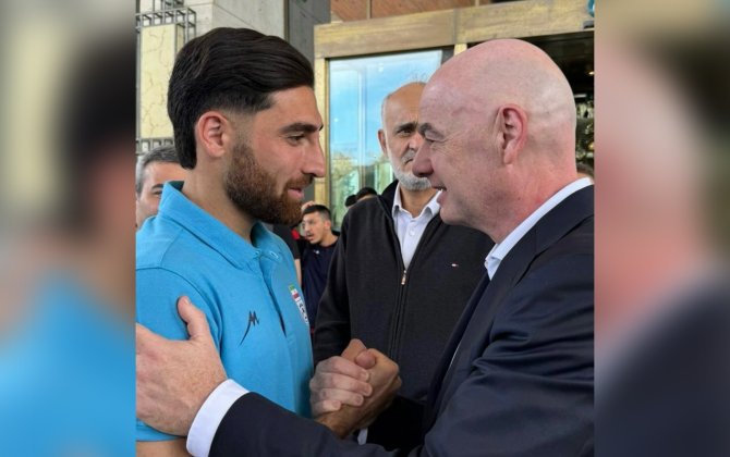 İnfantino iranlı futbolçularla görüşdü