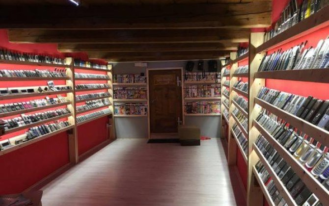 В Баку украдены телефоны на 12 тыс. манатов - Видео